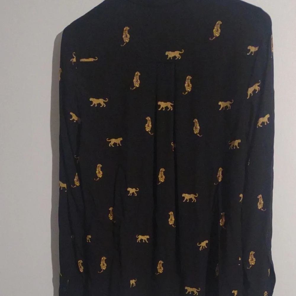 Rails Black Top with Gold Tiger Print - Picture 4 of 5
